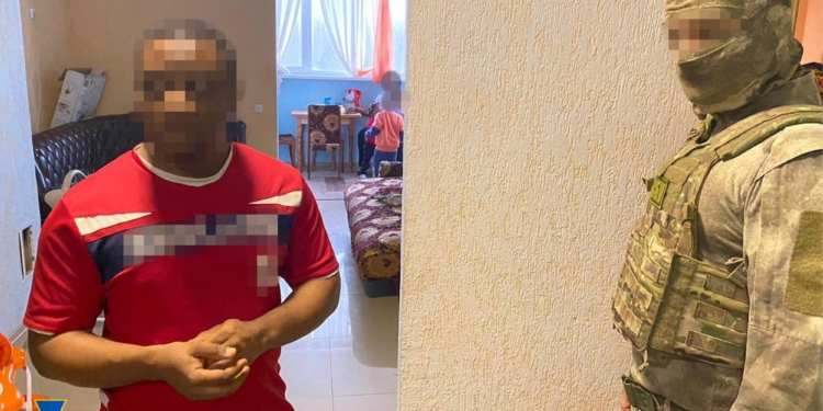 СБУ разоблачила международную преступную группировку, продававшую поддельную вакцину «Pfizer» (ФОТО)