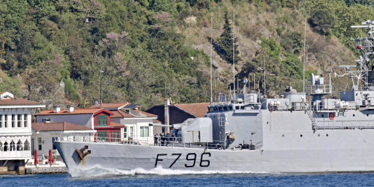 Не только Hamilton: в Черное море вошел французский корвет (ФОТО)