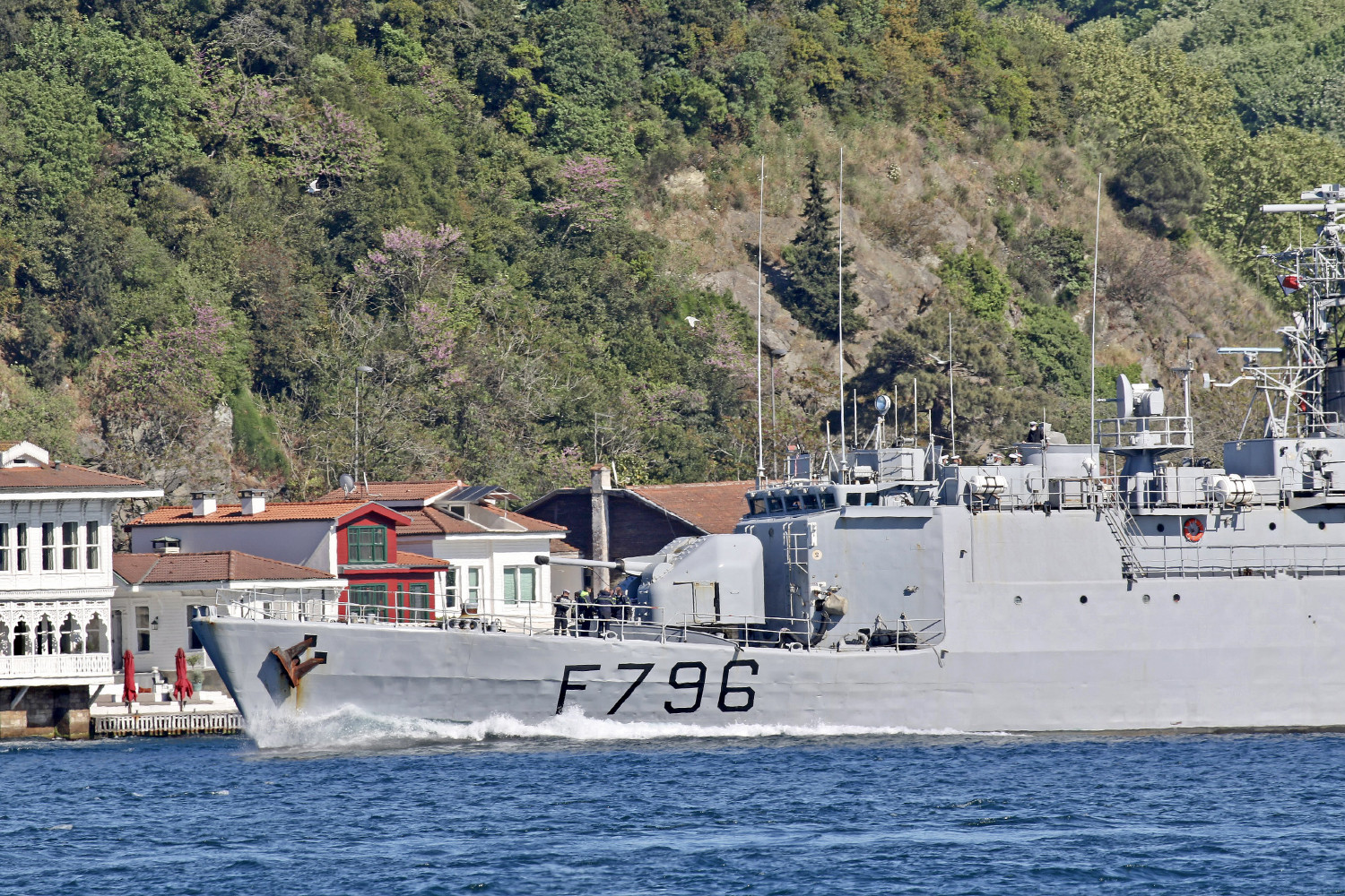 Не только Hamilton: в Черное море вошел французский корвет (ФОТО)