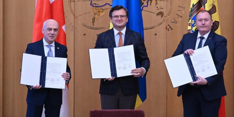 Ассоциированное трио: Украина, Грузия и Молдова подписали меморандум