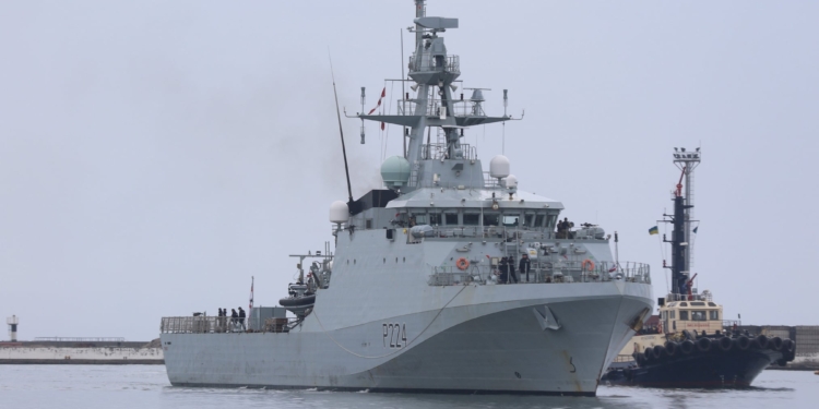 В порт Одессы зашел корабль британских Королевских ВМС «Trent» (ФОТО)