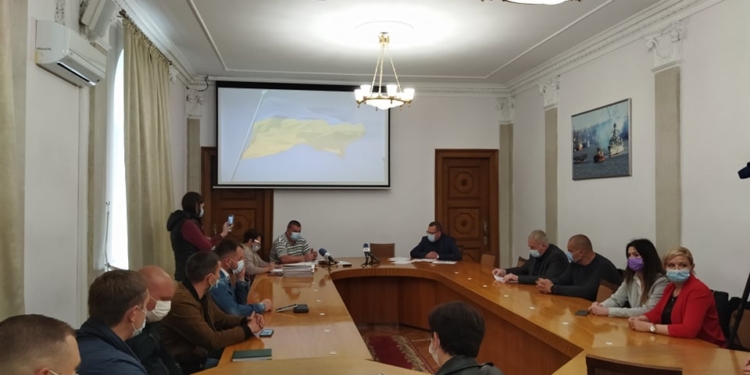 Формальность соблюли: в Николаеве состоялось обсуждение изменения тарифов на перевозку пассажиров в общественном транспорте (ФОТО)