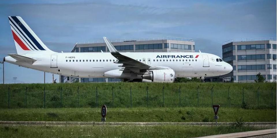 На бывшем в употреблении растительном масле: самолет Air France выполнил первый полет из Парижа в Монреаль 1