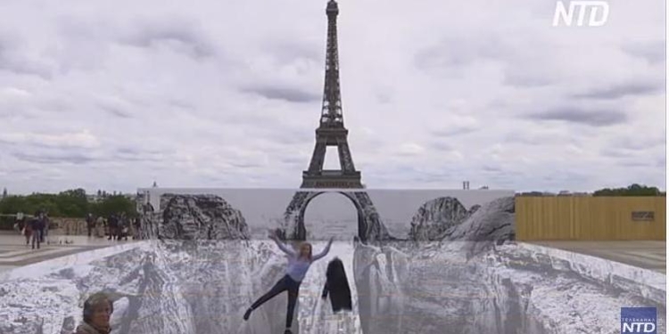 Оптическая иллюзия: Эйфелева башня теперь стоит на двух скалах (ВИДЕО)