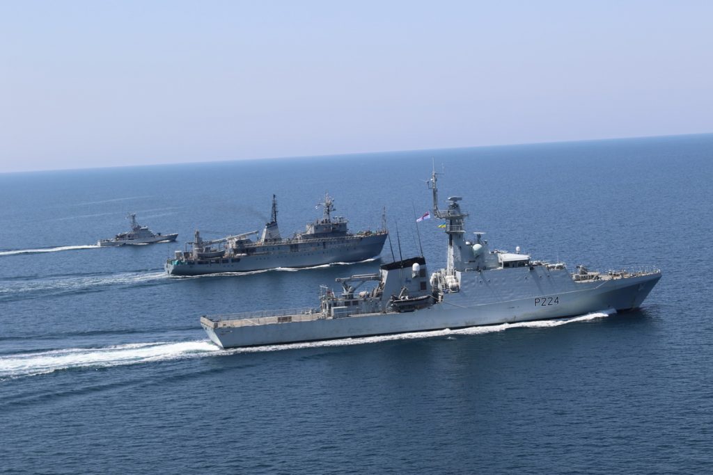 В Черном море ВМС Украины и Великобритании провели совместную тренировку типа PASSEX - за ходом тренировок следили россияне (ФОТО, ВИДЕО) 1