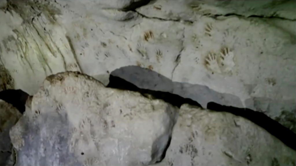 В Мексике нашли пещеру с 1200-летними отпечатками детских ладошек (ВИДЕО) 1