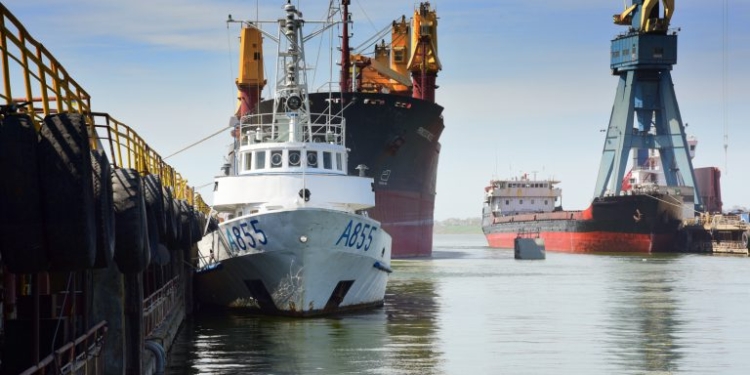 На Николаевском судозаводе «Океан» отремонтируют учебный катер ВМС Украины «Південний»