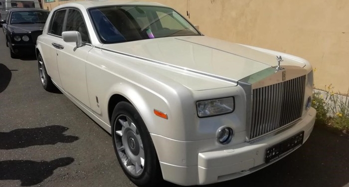 В Италии арестовали прибывший из России Rolls-Royce – из-за крокодиловой кожи (ФОТО)