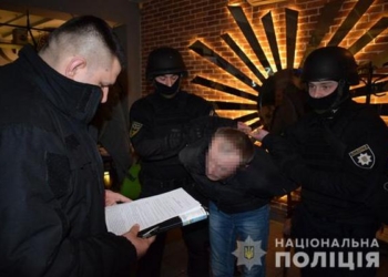 На Николаевщине суд отправил за решетку на 5,5 лет растлителя со стажем, который продавал мальчиков таким же извращенцам