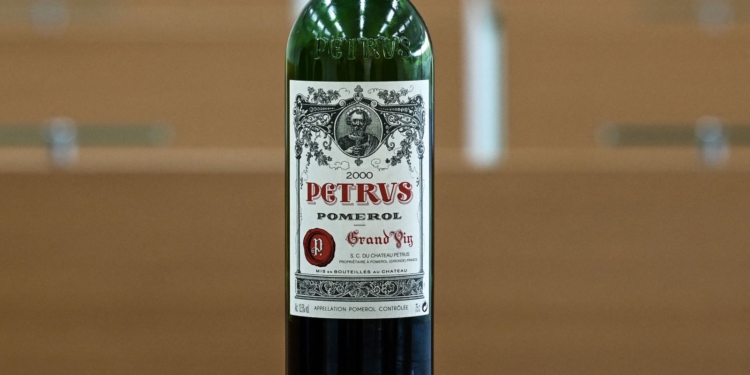 На аукционе Christie’s продадут «космическое вино» – хотят выручить $1 млн.