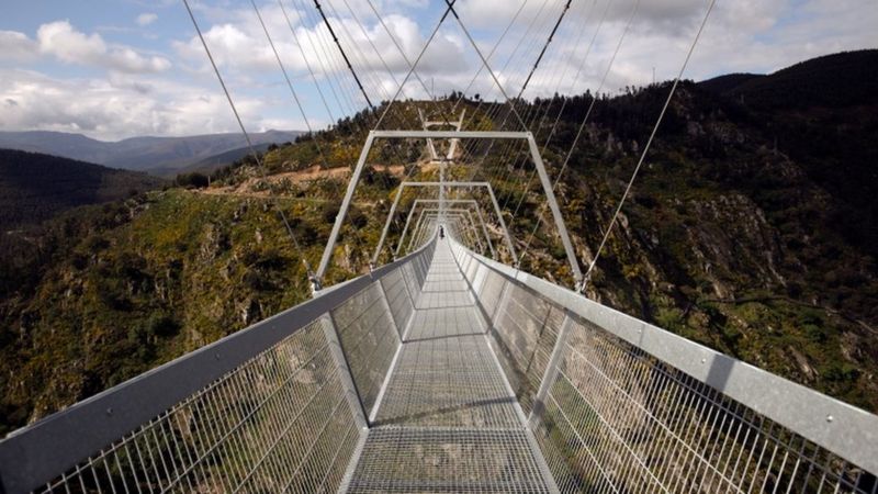 Самый длинный подвесной мост в мире построили в Португалии (ФОТО, ВИДЕО) 1