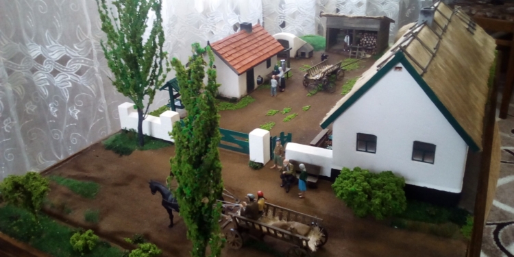 Макет традиционного сельского двора Николаевщины подарили музею “Старофлотские казармы” (ФОТО)