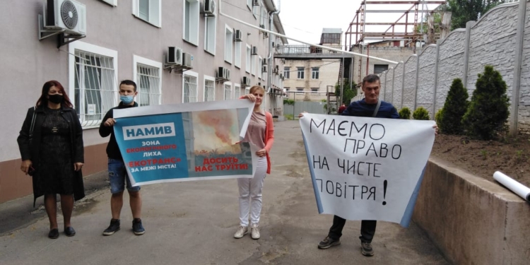 Жители Намыва и “Лесков” хотят участвовать в суде против “Экотранса” (ФОТО)