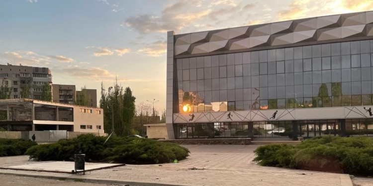 В Николаеве у «Надежды» демонтировали остановочный комплекс (ФОТО)