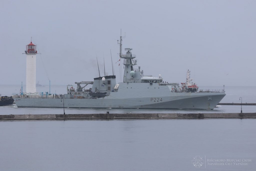 В порт Одессы зашел корабль британских Королевских ВМС «Trent» (ФОТО) 3