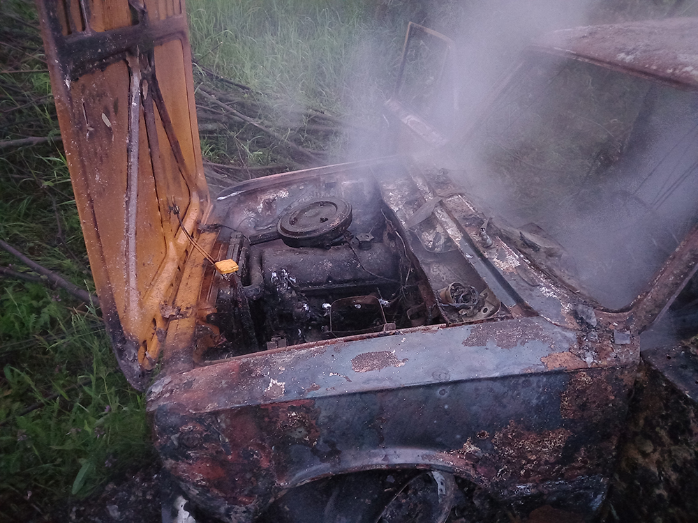 За ночь на Николаевщине на ходу загорелись 2 машины (ФОТО) 3