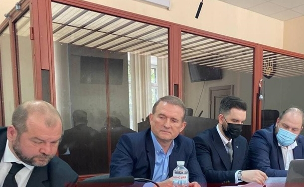 Медведчука взяли под круглосуточный домашний арест