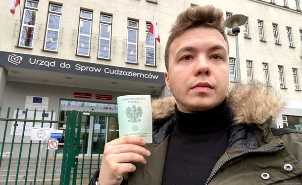 Белорусский истребитель посадил пассажирский самолет Афины-Вильнюс, чтобы задержать основателя NEXTA. Ему грозит смертная казнь (ФОТО)