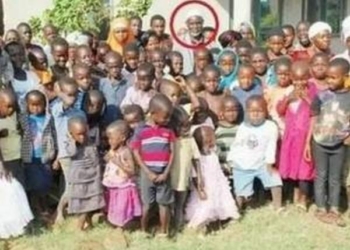 В Зимбабве отец 151 ребенка ждет завершения карантина, чтобы взять 17-ую жену