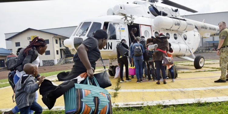 Извержение вулкана в Конго: украинские миротворцы эвакуируют жителей Гомы (ФОТО)