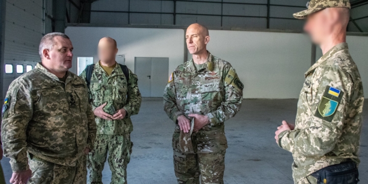 Командующий Сил спецопераций США посетил центр подготовки «морских котиков» в Очакове (ФОТО)