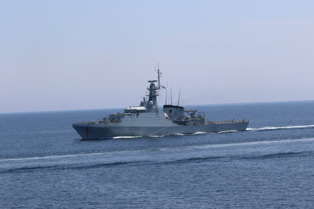 В Черном море ВМС Украины и Великобритании провели совместную тренировку типа PASSEX - за ходом тренировок следили россияне (ФОТО, ВИДЕО) 7