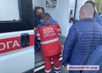 Протестующие перевозчики на трассе Николаев-Благовещенское полностью перекрыли проезд, одного из них сбил Porsche