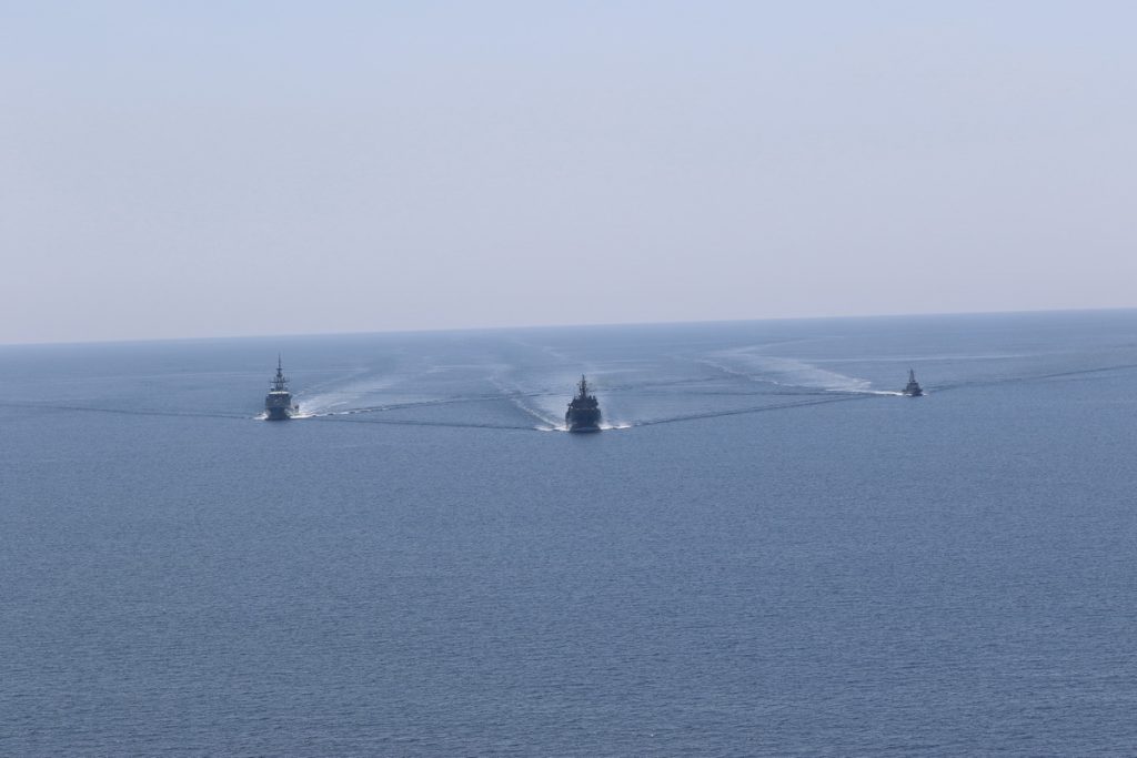 В Черном море ВМС Украины и Великобритании провели совместную тренировку типа PASSEX - за ходом тренировок следили россияне (ФОТО, ВИДЕО) 13