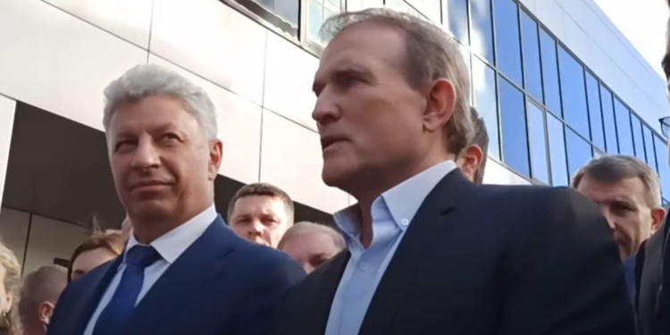 Суд оставил Медведчука под домашним арестом. Он недоволен (ВИДЕО)