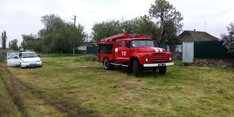 Николаевские спасатели выезжали на 4 пожара за сутки. Что тушили? (ФОТО)
