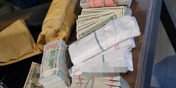 У задержанных вчера “воров в законе” нашли “общак” – $3,2 млн. (ФОТО)