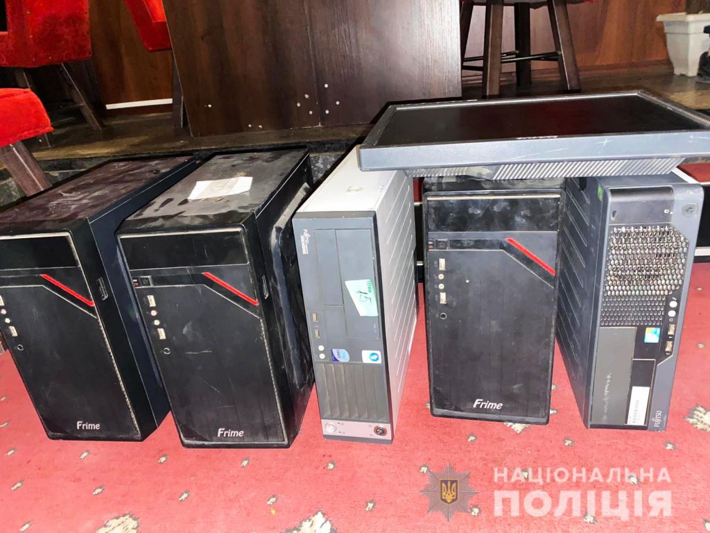 В центре Вознесенска полиция обнаружила подпольный рай для игроманов (ФОТО) 5