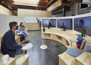 Google переводит сотрудников на новый «гибридный» формат работы — три дня в офисе и два дома