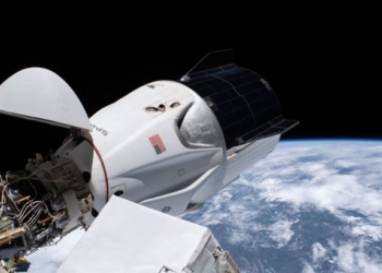 Корабль Crew Dragon вернул на Землю четырех астронавтов после 168 дней на орбите (ВИДЕО)