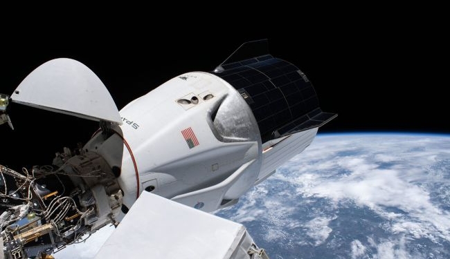 Корабль Crew Dragon вернул на Землю четырех астронавтов после 168 дней на орбите (ВИДЕО)