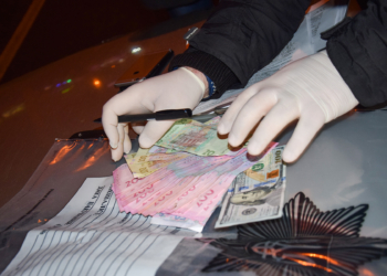Занижали стоимость арестованного имущества. Дело о взятках в исполнительной службе: еще 2-м сообщили о подозрении