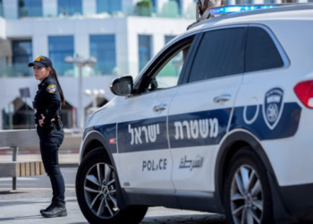 Десятки человек пострадали при обрушении трибуны в синагоге на Западном берегу Иордана