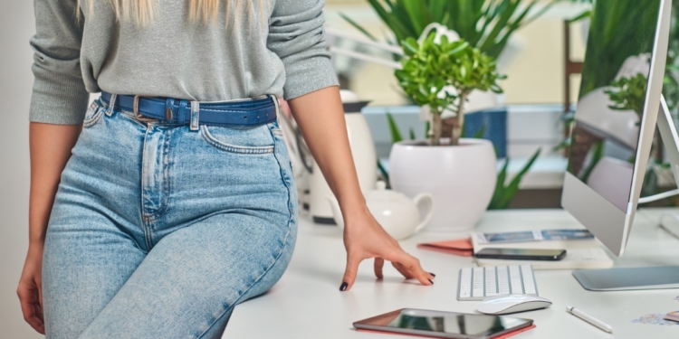 Какие брюки и леггинсы стоит выбрать в жаркую погоду?