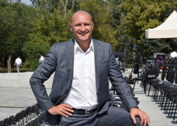 Декларация депутата Николаевского горсовета Николая Капацыны: коллекция картин, миллионы налички, новые дом и  Jaguar