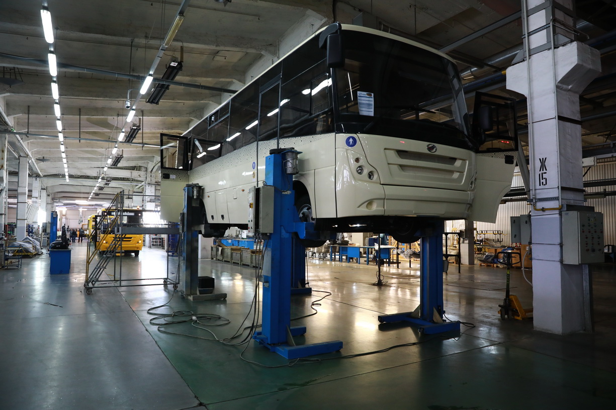 запорожский автомобильный завод. заз 968 на конвейере. запорожский автомобилестроительный завод. заз завод сейчас. запорожский автомобильный завод заз 968.