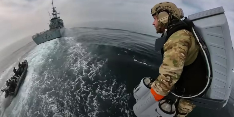 Британские морпехи испытали реактивный ранец. Успешно (ВИДЕО)