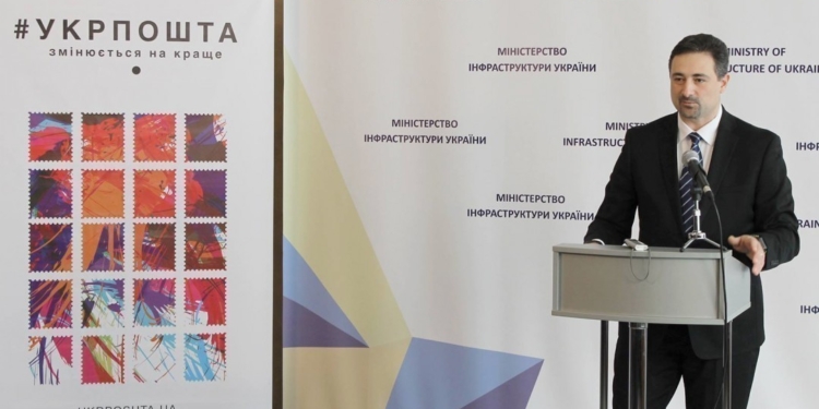 Глава «Укрпочты» Смелянский хочет возглавить “Укрзализныцю”