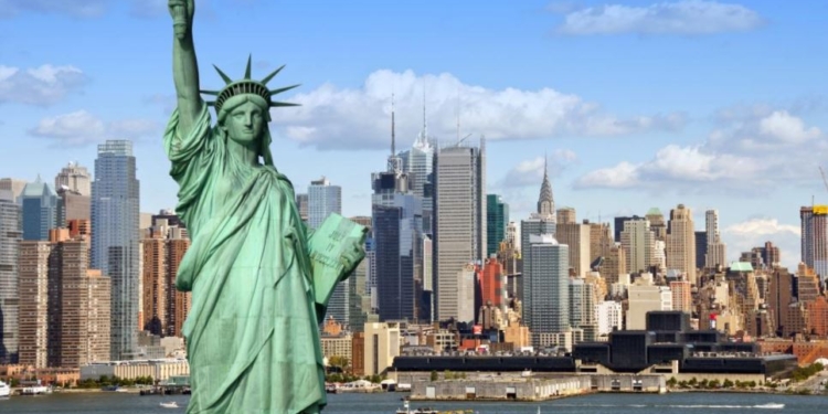 Французы подарят США еще одну статую Свободы. А сколько их в Украине? (ФОТО)