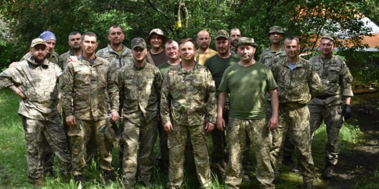 Cпециалисты поисково-спасательной и парашютно-десантной служб Воздушных Сил на Николаевщине прошли курс выживания в экстремальных условиях