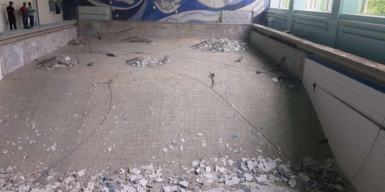 Начался ремонт чаши николаевского бассейна «Зоря» (ФОТО)