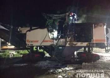 Полиция открыла производство по факту поджога дорожной техники в Николаеве и просит откликнуться свидетелей