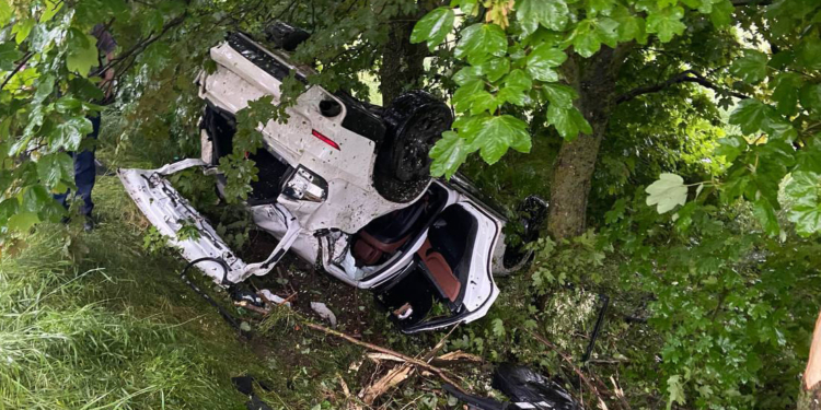 На Николаевщине в ДТП пострадали четверо подростков, один из которых был за рулем внедорожника (ФОТО)