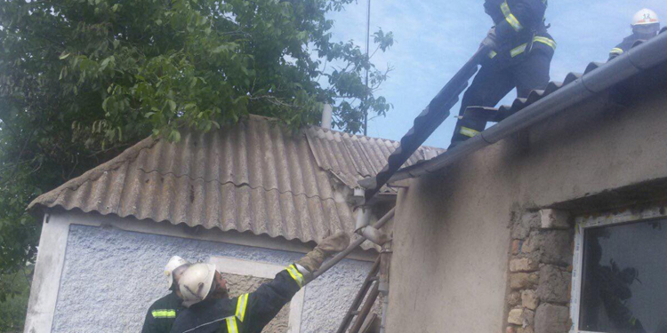 Холодильник, стиральная машина и домашние вещи: на Николаевщине тушили пожар в жилом доме (ФОТО)