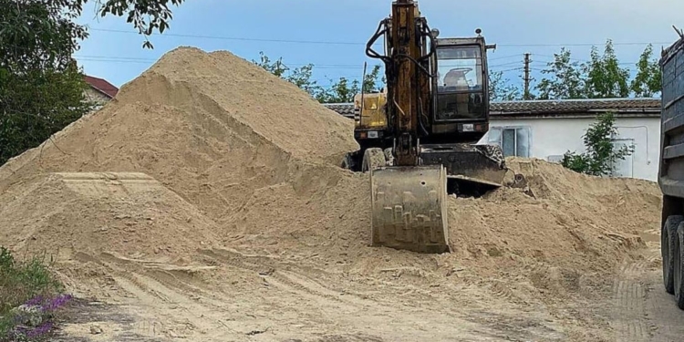 Госэкоинспекция зафиксировала: незаконная добыча песка в Коларово под Николаевом продолжается