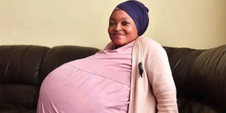 Рекорд побит: в Южной Африке женщина родила 10-х детей (ФОТО)